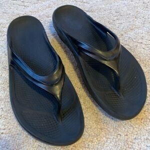 Oofos Sandals